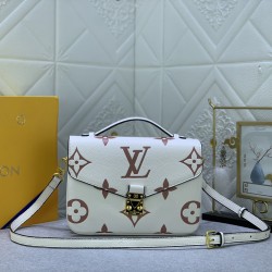 LOUIS VUITTON Pochcette Metis