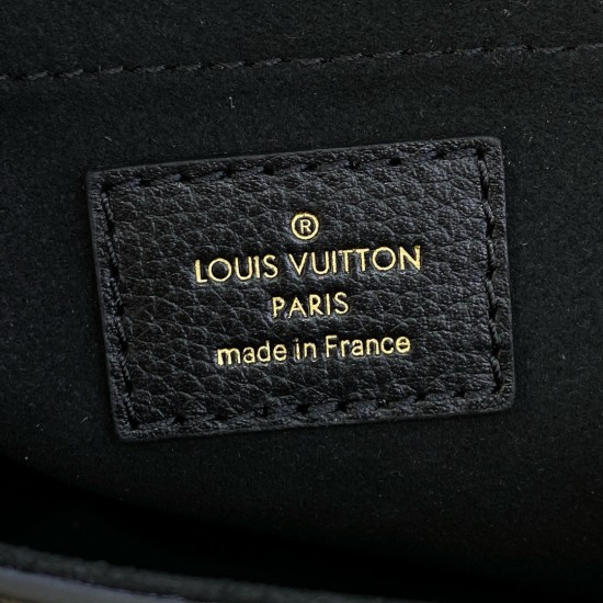 Louis Vuitton LOCKME EAST WEST M22303