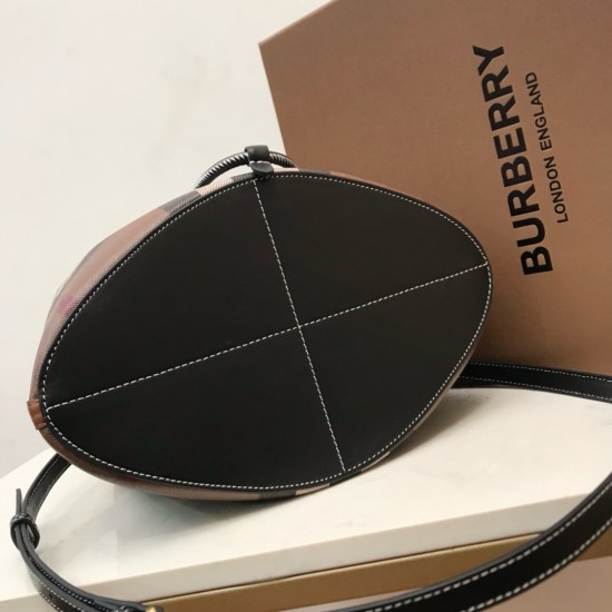 Burberry TB Bucket 80696551