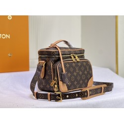   LOUIS VUITTON Classics Camera Bag M44937