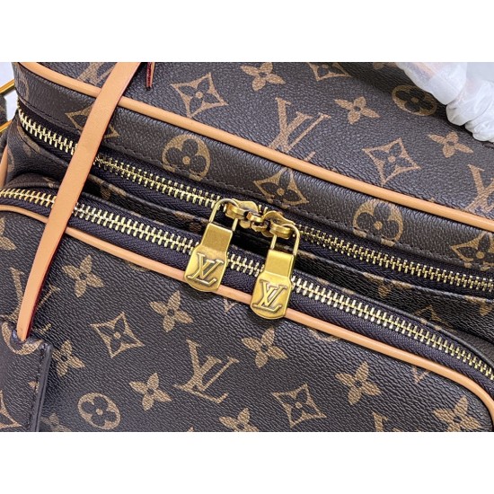   LOUIS VUITTON Classics Camera Bag M44937