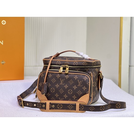   LOUIS VUITTON Classics Camera Bag M44937